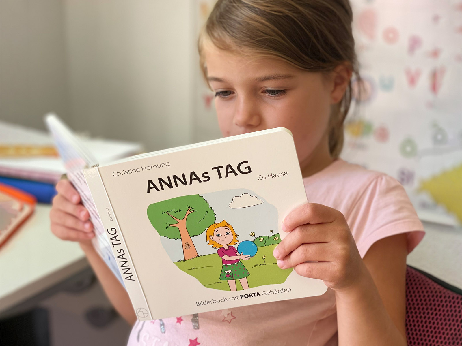 ANNAs Tag - Bilderbuch mit PORTA Gebärden